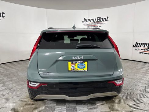 Used 2024 Kia Niro Wave w/ Wave Preserve Package FWD image 5