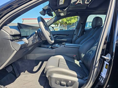Used 2026 BMW 530i xDrive w/ Premium Package AWD/4WD image 24