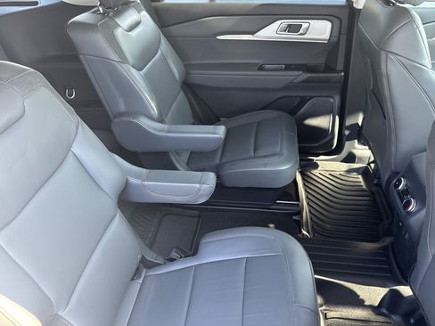 Certified 2025 Ford Explorer Active w/ Active Comfort Package image 18