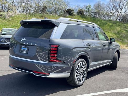 New 2026 Hyundai Palisade Calligraphy FWD image 3