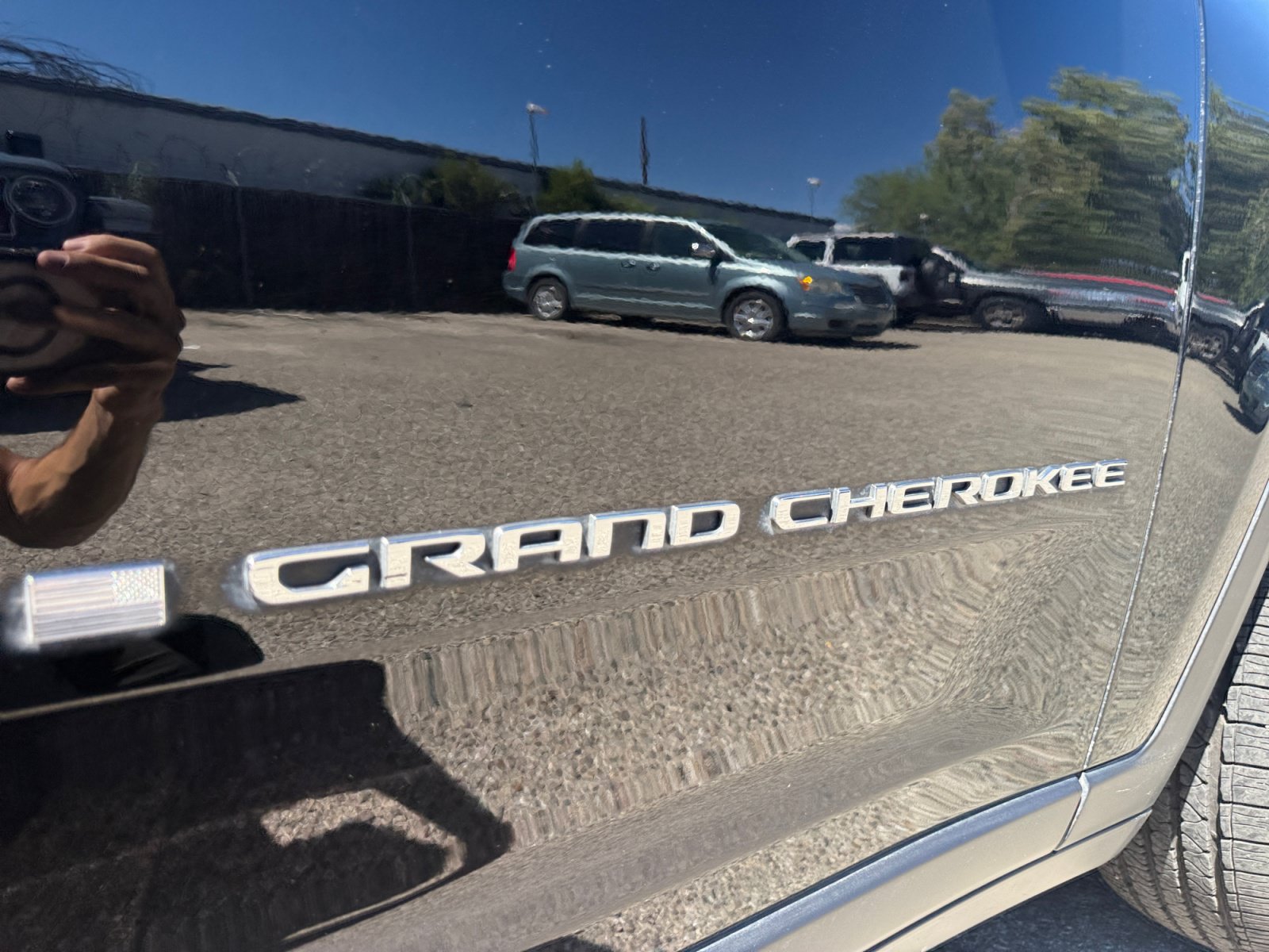 Used 2023 Jeep Grand Cherokee Laredo w/ Trailer Tow Prep Group (B) AWD/4WD image 29