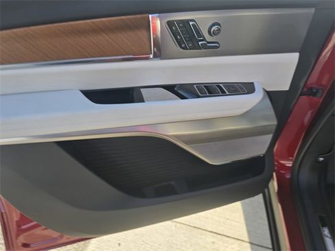 New 2026 Cadillac Vistiq Sport w/ LPO, Floor Liner Package image 22