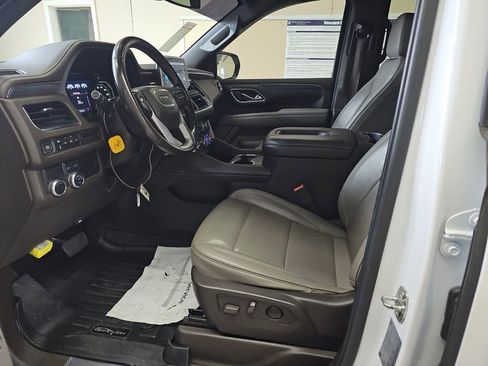 Used 2021 GMC Yukon SLT image 16