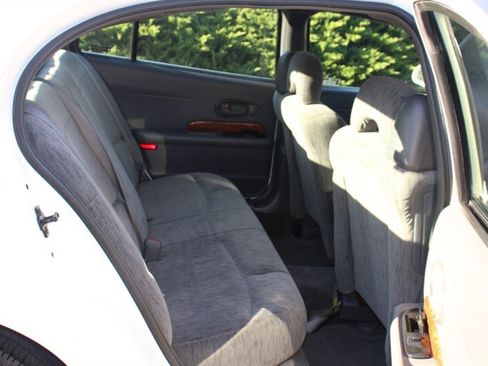 Used 2002 Buick Le Sabre Custom w/ Prestige Pkg FWD image 6
