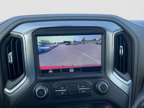 Used 2022 Chevrolet Silverado 1500 LT Trail Boss w/ Convenience Package II image 16