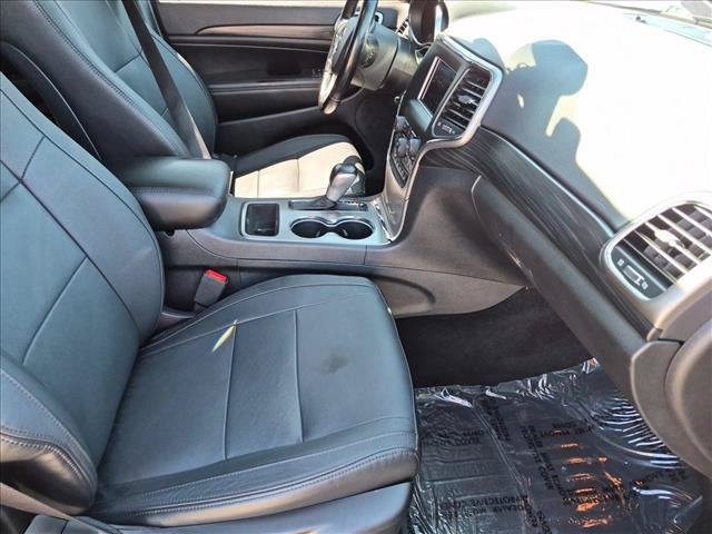 Used 2020 Jeep Grand Cherokee Laredo AWD/4WD image 21