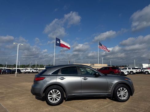 Used 2017 INFINITI QX70 2WD image 24