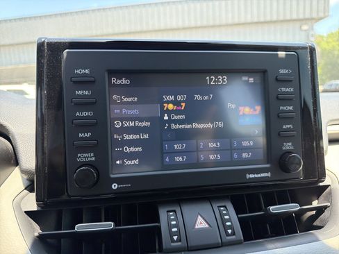Used 2020 Toyota RAV4 XLE Premium FWD image 26