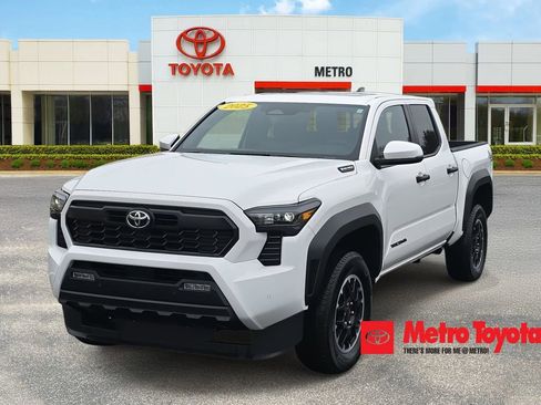 Used 2025 Toyota Tacoma TRD Off-Road image 1