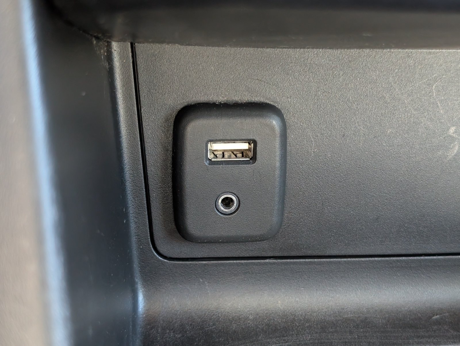 Used 2018 Chevrolet Colorado Z71 AWD/4WD image 26