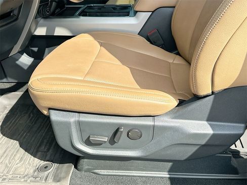 Used 2022 Ford F250 Lariat w/ Lariat Ultimate Package image 9