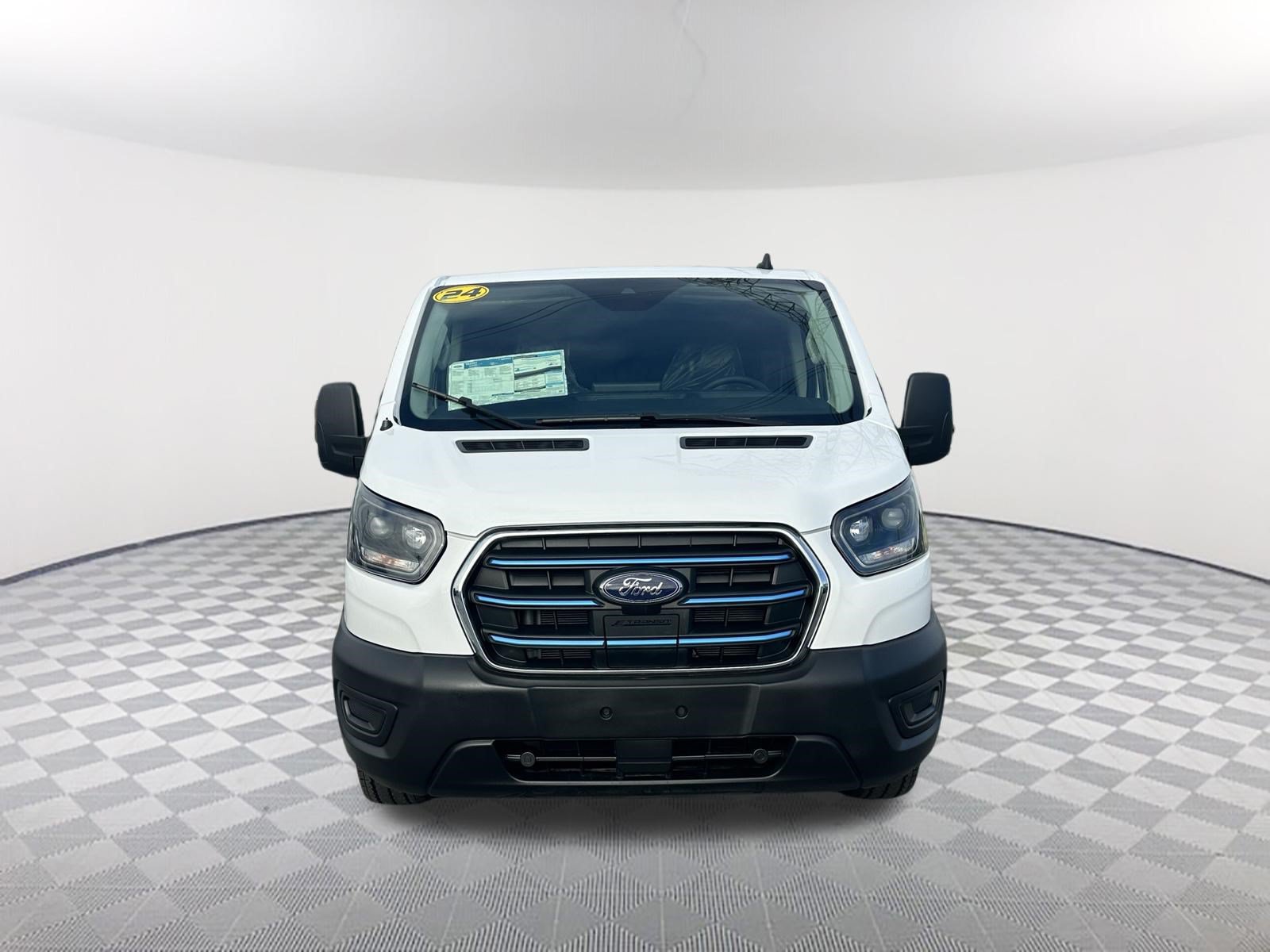 Used 2024 Ford E-Transit Low Roof RWD image 2