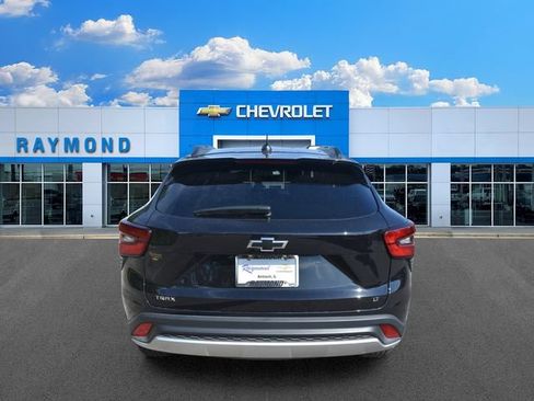 New 2026 Chevrolet Trax LT w/ LT Convenience Package FWD image 5