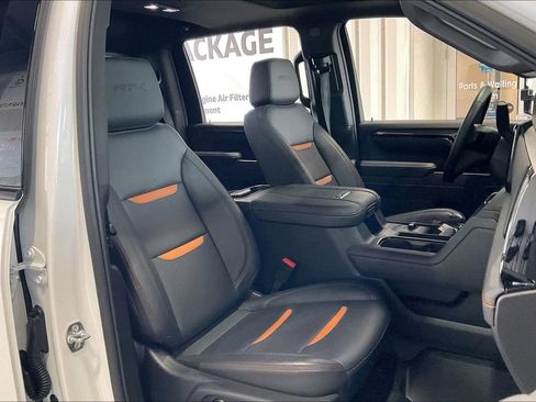 Used 2026 GMC Sierra 2500 AT4 w/ Technology Package AWD/4WD image 22