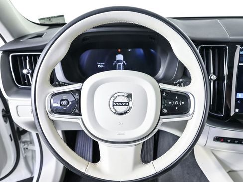 Certified 2023 Volvo XC60 B5 Core w/ Climate Package AWD/4WD image 10