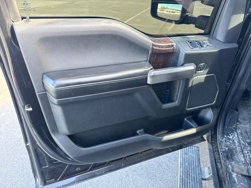 Used 2015 Ford F150 Platinum w/ Equipment Group 701A Luxury image 24