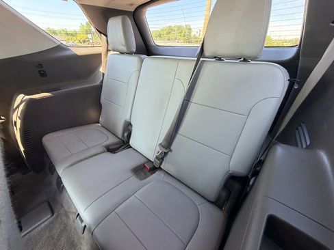 Used 2021 Chevrolet Traverse LT w/ LT Premium Package AWD/4WD image 11