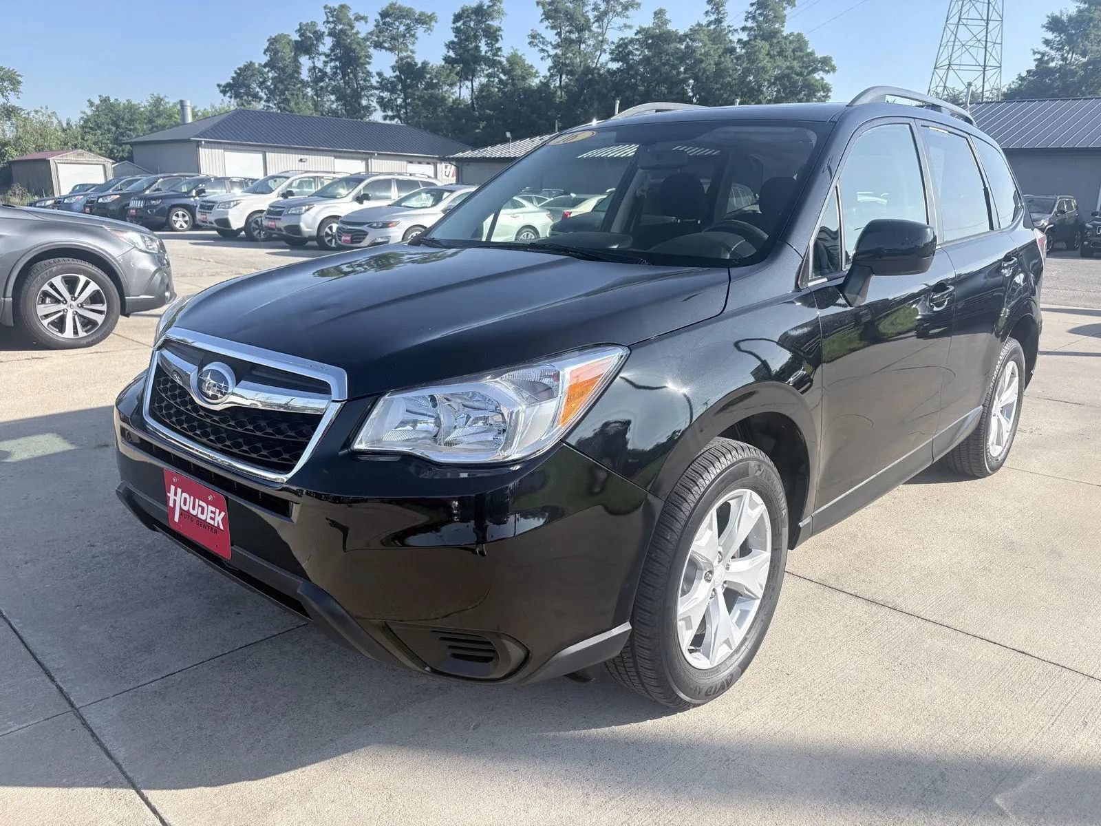 Used 2016 Subaru Forester 2.5i Premium AWD/4WD image 3