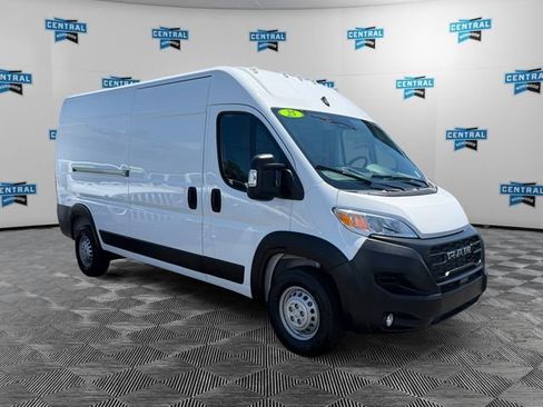 Used 2025 RAM ProMaster 2500 w/ Convenience Group FWD image 7