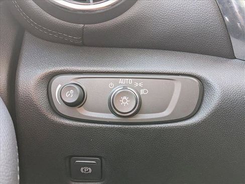 Used 2019 Chevrolet Blazer LT w/ Sound & Technology Package image 14