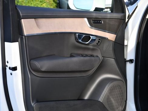 Certified 2025 Volvo XC90 B6 Plus image 13