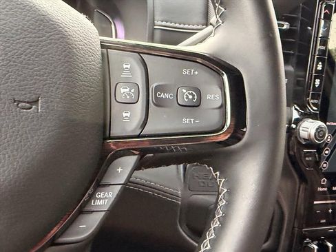 Used 2025 RAM 2500 Limited AWD/4WD image 19