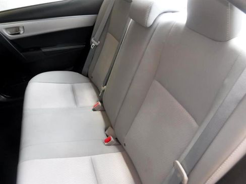 Used 2014 Toyota Corolla LE image 29