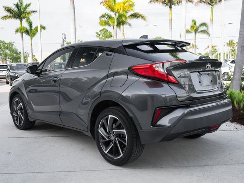 Used 2022 Toyota C-HR Limited FWD image 7