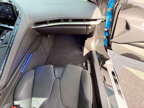 Used 2021 Chevrolet Corvette Stingray Convertible w/ 1LT image 17