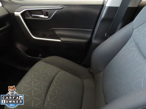 Used 2023 Toyota RAV4 XLE image 19