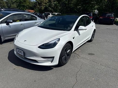 Used 2022 Tesla Model 3 RWD image 2