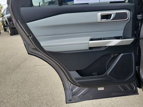 Certified 2022 Ford Explorer XLT w/ Equipment Group 202A image 15