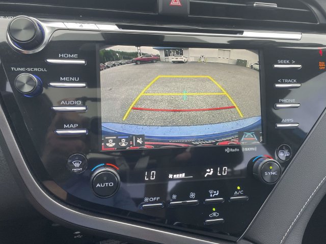 Used 2019 Toyota Camry XSE FWD image 18