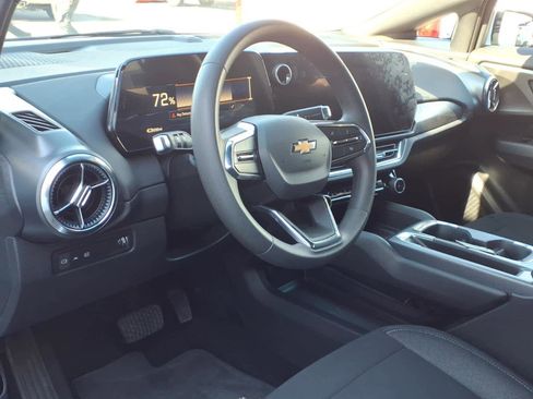 Used 2026 Chevrolet Equinox EV LT FWD image 9