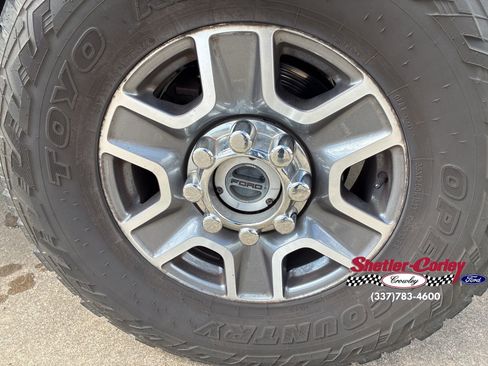Used 2023 Ford F250 Lariat w/ Lariat Ultimate Package AWD/4WD image 2