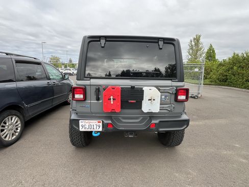 Used 2023 Jeep Wrangler Unlimited w/ Convenience Group AWD/4WD image 3