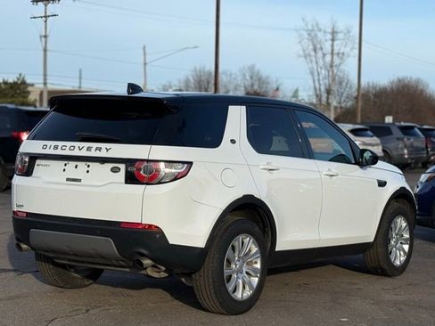 Used 2018 Land Rover Discovery Sport SE image 36
