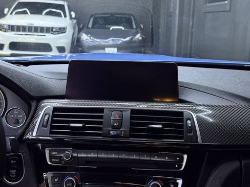 Used 2018 BMW M4 Coupe RWD image 19