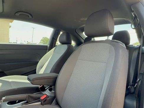 Used 2018 Volkswagen Beetle 2.0T S FWD image 9
