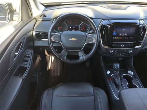 Used 2021 Chevrolet Traverse LT w/ LT Premium Package image 20