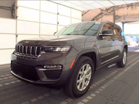 Used 2023 Jeep Grand Cherokee Limited RWD image 1