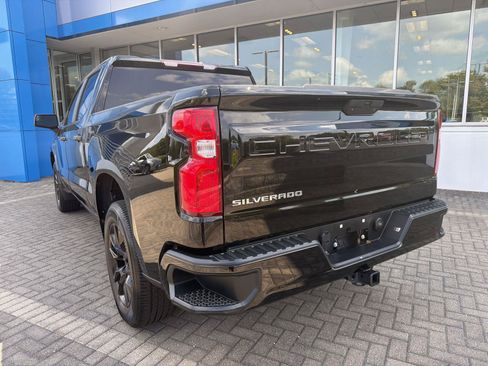 Used 2020 Chevrolet Silverado 1500 Custom w/ Custom Value Package RWD image 3
