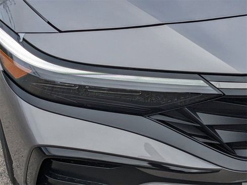 New 2025 Hyundai Elantra Limited FWD image 9