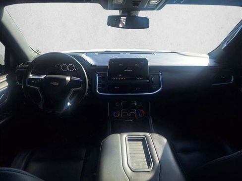 Used 2021 Chevrolet Suburban LT image 16