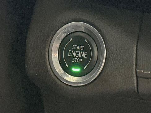 Used 2023 Buick Envision Avenir AWD/4WD image 17