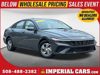 Used 2025 Hyundai Elantra SE