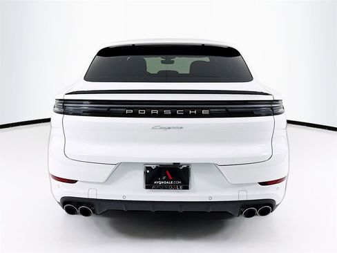 New 2025 Porsche Cayenne Coupe image 10