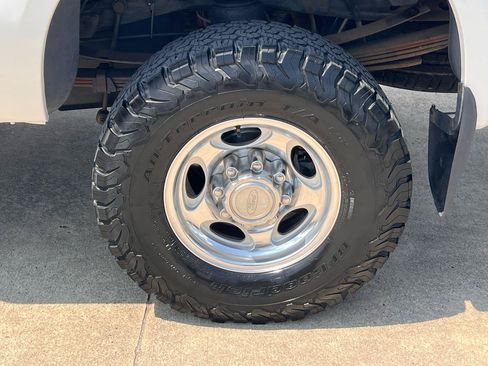 Used 2004 Ford F350 Lariat AWD/4WD image 16