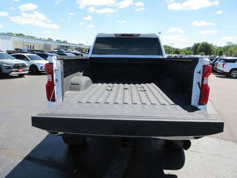 Used 2024 Chevrolet Silverado 2500 LT AWD/4WD image 8