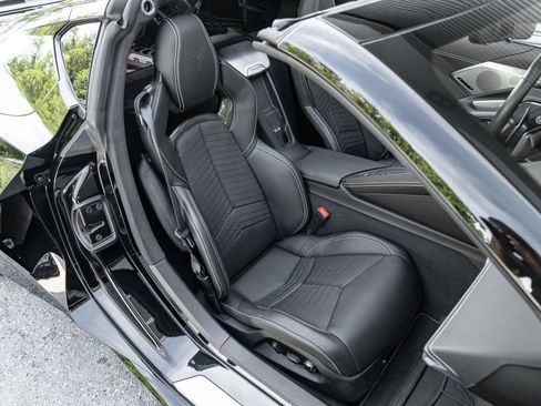 Used 2021 Chevrolet Corvette Stingray Premium Cpe w/ Z51 Performance Package RWD image 8